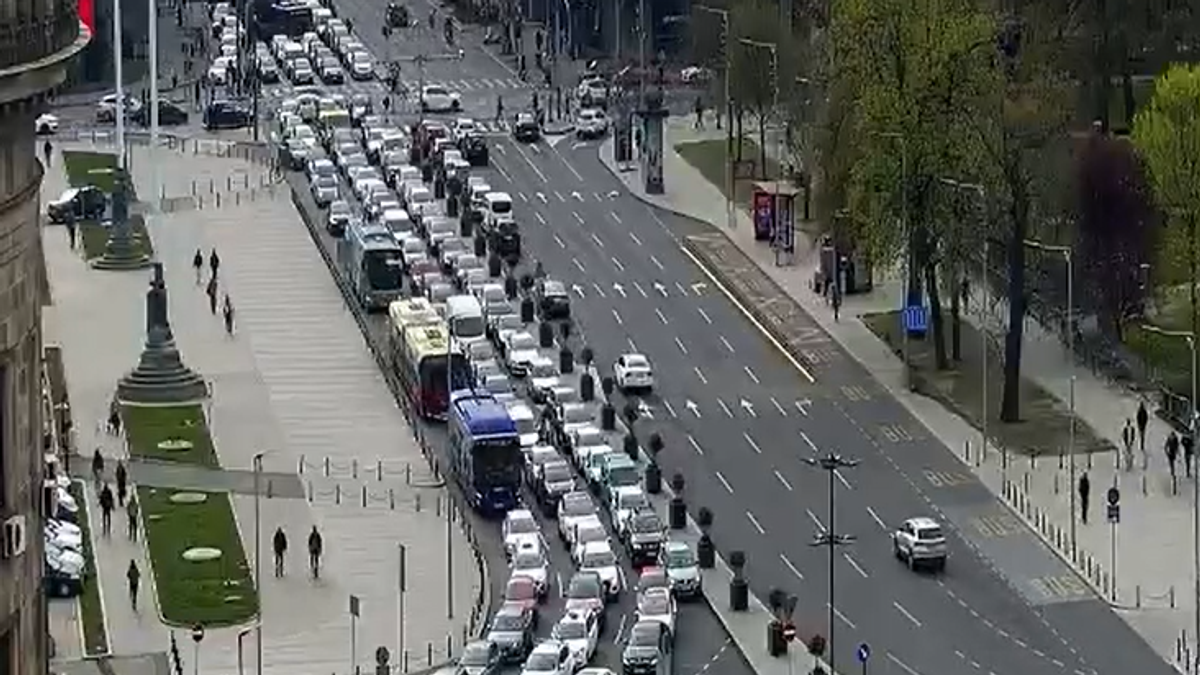 Paklene gužve u centru Beograda zbog sudara u Terazijskom tunelu, sve stoji
