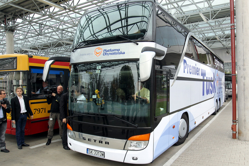 Premier "Autobusem Tuska" rusza w Polskę