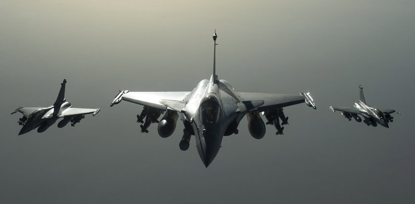 Francja atakuje w Syrii pozycje ISIS