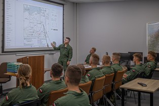 Pilnie potrzeba pilotów dla AH-64 Apache. Już nie tylko oficer zostanie pilotem