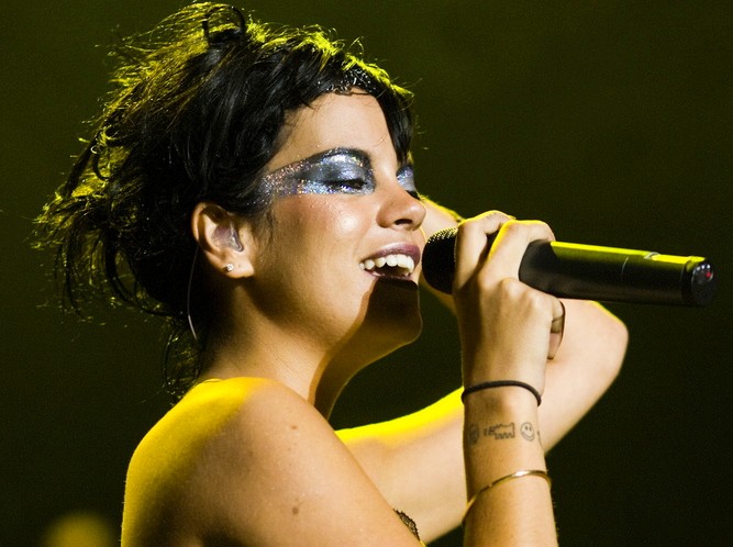 8. Lily Allen –  6 mln funtów