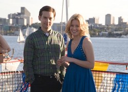 Tobey Maguire ma problem z... szopami – zwiastun "The Details"