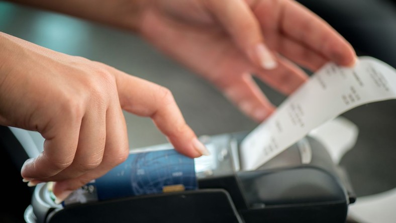 Płatność kartą i rachunek