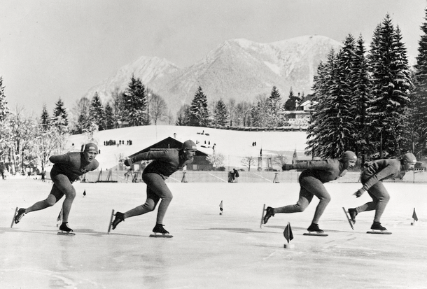 Trening norweskich łyżwiarzy szybkich, 1936 r.