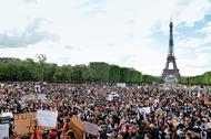 Protest Black Lives Matter w Paryżu. Fot. Goeffroy van der Hasselt/AFP/East News