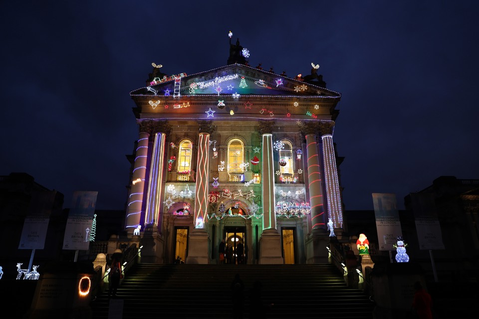 epa06398738 - BRITAIN CHRISTMAS (Christmas Lights in London)