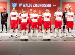 PZPN uparł się, by zlikwidować orzełka na koszulkach