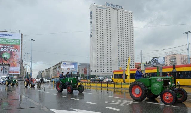 WARSZAWA PARADA URSUSÓW