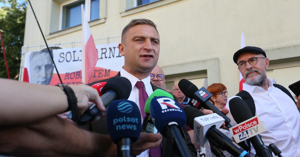Kulisy przesłuchania Bąkiewicza. Prokuratura ujawnia szczegóły