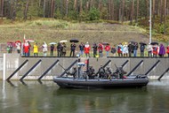 Jednostka wojskowa na kanale przez Mierzeję Wiślaną