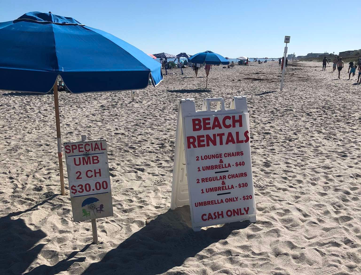 Ceny lehátok na Cocoa Beach na Floride.