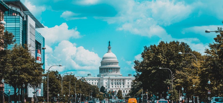 Czy wszystkie budynki rządowe powinny być budowane w jednym stylu architektonicznym? W USA wielu uważa, że tak