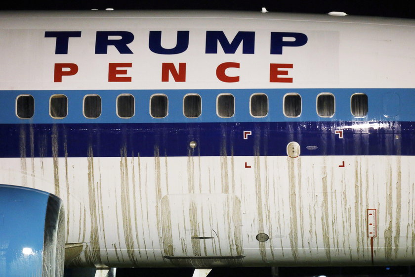 Samolot Donalda Trumpa wypadł z pasa startowego