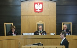 Szef MSWiA dla dziennik.pl: Uchwały samorządów w sprawie wyroków TK to łamanie prawa