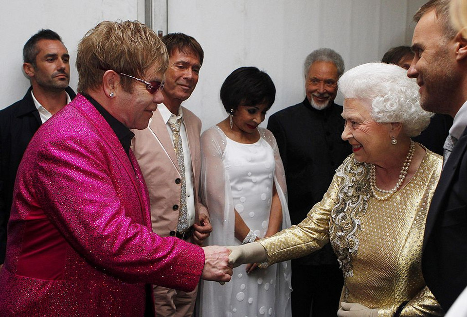 Elton John i Elżbieta II