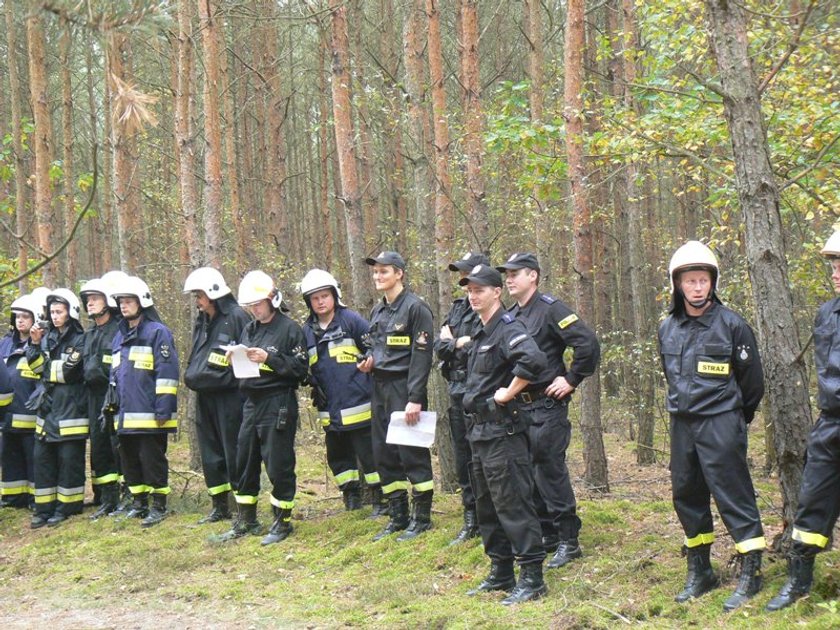 Policjanci w ramach ćwiczeń ratowali paralotniarzy