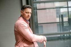 W serialu "Prosta sprawa" gra Czachę. "Mam tylko jedno kryterium - żeby mi się nie nudziło" [WYWIAD]