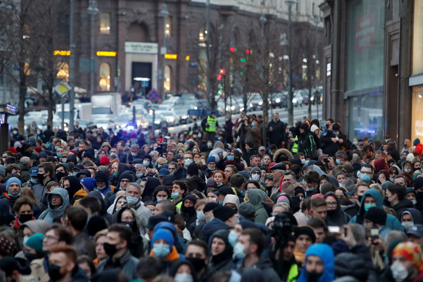 Rosjanie manifestowali w obronie Nawalnego. Setki zatrzymanych.