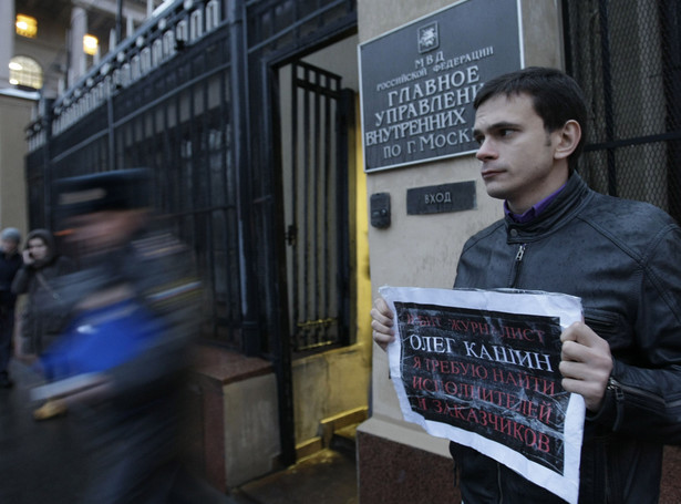 Ukraińscy dziennikarze zanieśli dyplomatom z Rosji pręty