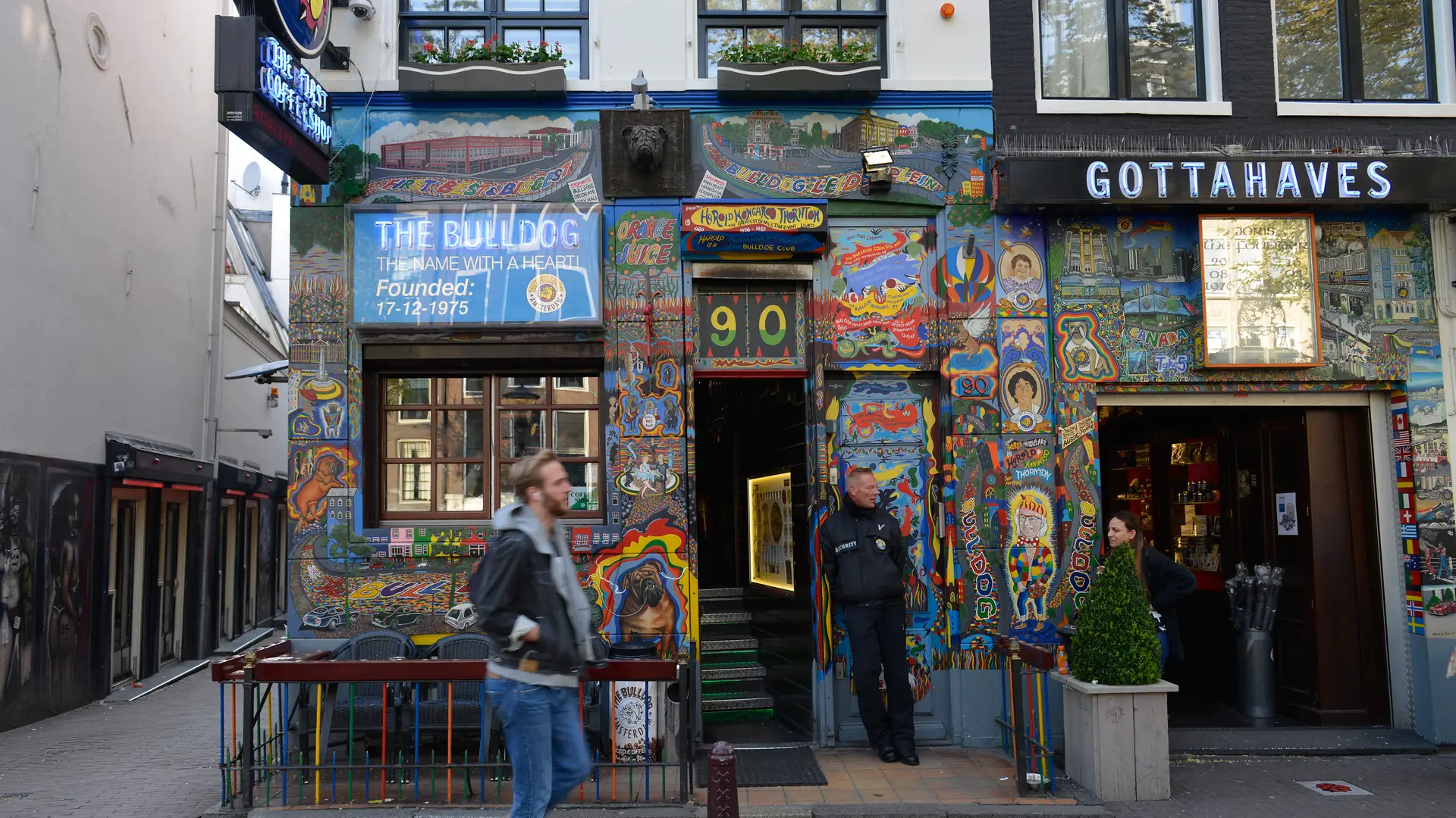 "Reset Amsterdamu" trwa. Chcą zamknąć coffee shopy z marihuaną dla przyjezdnych