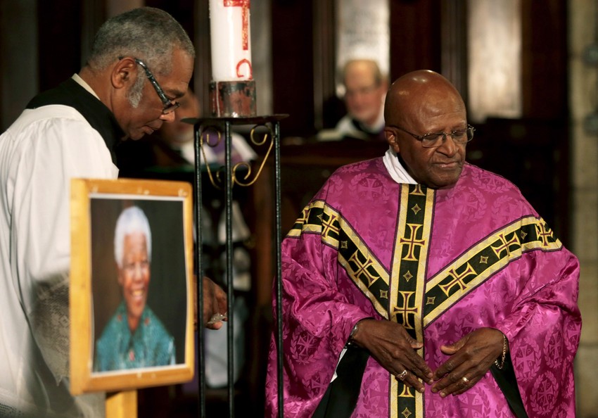 Dezmond Tutu na memorijalnoj službi za Nelsona Mandelu