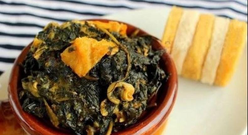 Igbo kitchen: how to make a proper Onugbu soup (Bitter leaf soup)