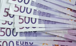 Pięć najlepszych lig w Europie wydało latem 5,5 mld euro na transfery piłkarzy