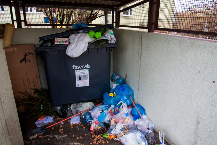 Na os. Hetmańskim zalegają śmieci