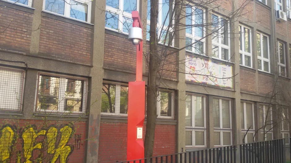 Sve se snima oko škole