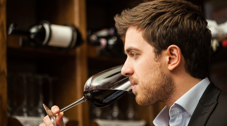 Napi egy pohár bor segíthet megelőzni a nyelőcsőrák kialakulását, de az adag növelése nem fokozza a gyógyító hatást / Fotó: Shutterstock  