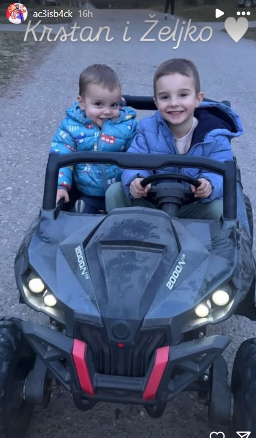 Veljko Ražnatović podelio fotografije sa sinovima