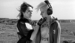 "Legenda Kaspara Hausera": W rytmie techno