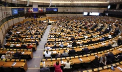 'Te ruskie standardy wprowadza w Polsce PiS'. Ostra debata o 'lex Tusk' w PE
