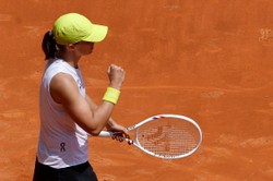 Świątek zaspała na pierwszego seta. Przebudziła się po zimnym prysznicu