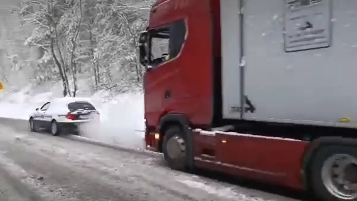 Audi A6 z napędem quattro uratowało z opresji kierowcę tira