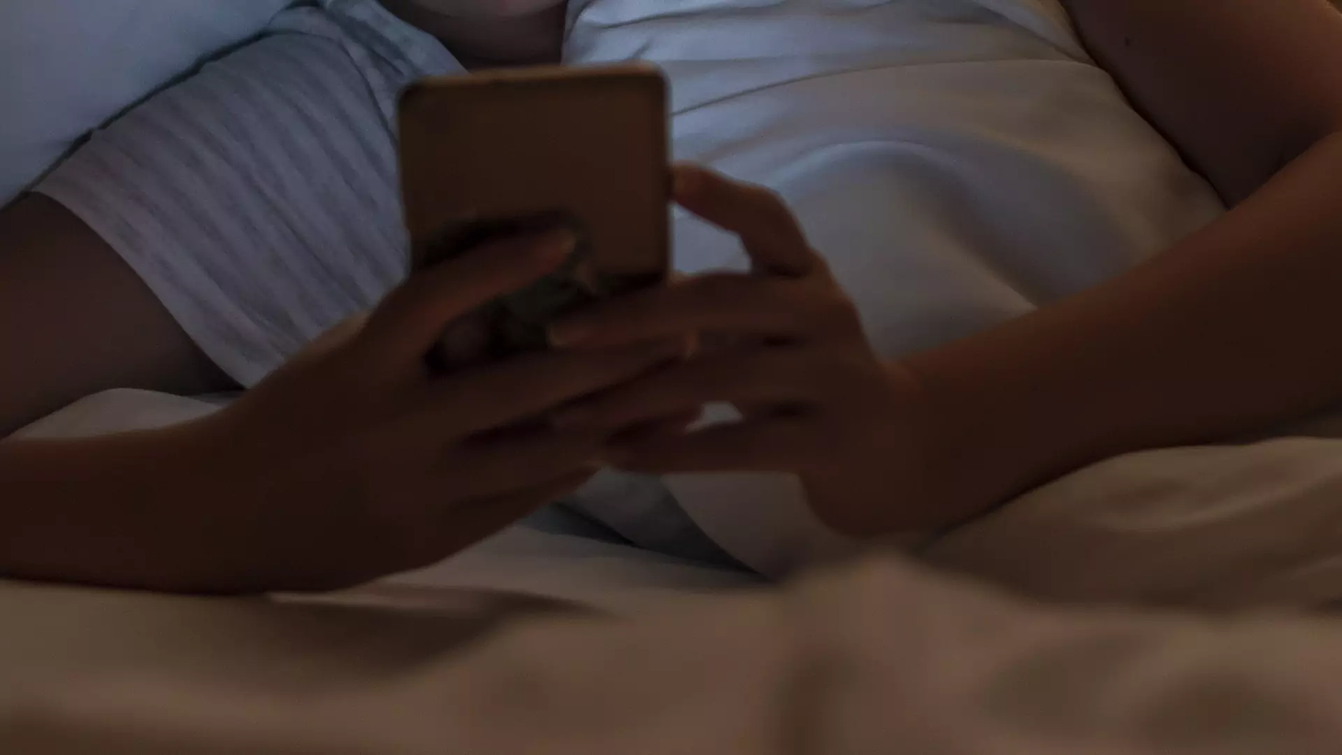 Czym jest sexting? 8 rad jak uprawiać go bezpiecznie i bez obciachu