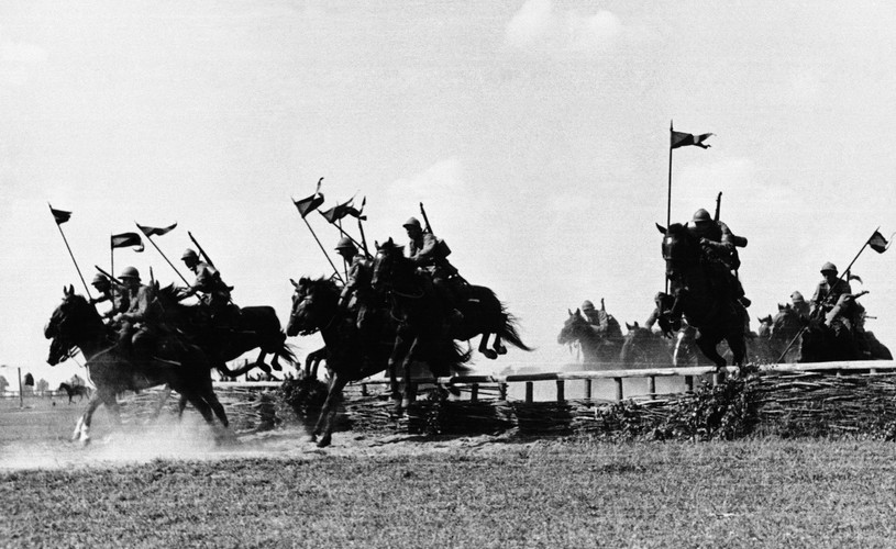 Upadek Warszawy we wrześniu 1939 roku. ARCHIWALNE ZDJĘCIA