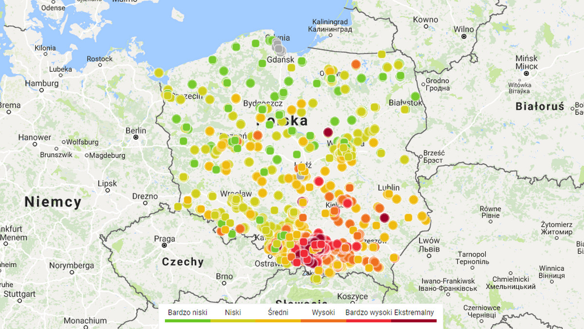 Dziś w wielu miastach Polski jakość powietrza jest bardzo zła. Najgorsza sytuacja jest na południu kraju. Duży smog jest między innymi w Krakowie. Problem mają też mieszkańcy mniejszych miast, jak Janów Lubelski, czy Radomsko.