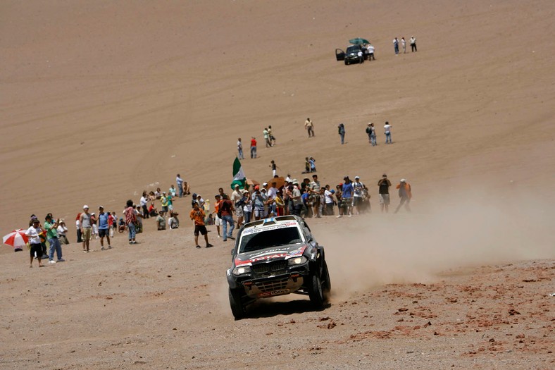 Rajd Dakar 2011: dobra postawa Polaków, Hołowczyc z otwartymi drzwiami (5.etap, wyniki, fot. Willy Weyens)