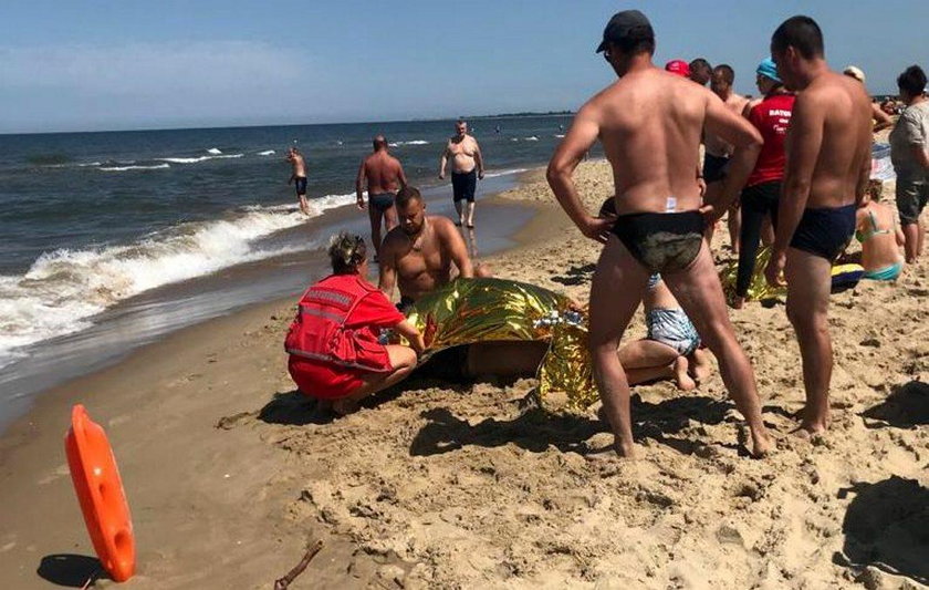 Policjant rzucił się na pomoc. Sam omal nie utonął