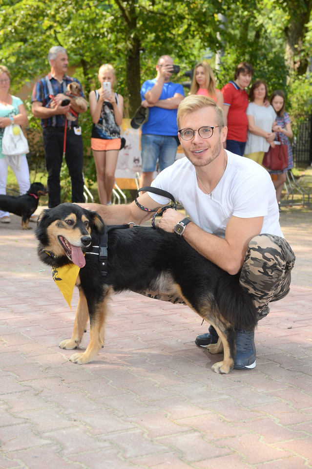 Tomasz Ciachorowski w akcji "Gwiazdy zwierzętom"