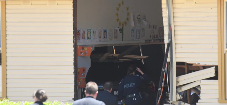 Sydney: Kobieta wjechała samochodem w ścianę szkoły. Nie żyje dwójka dzieci