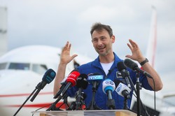 18 dni w kosmosie wystarczyło. Co się stało z Uznańskim-Wiśniewskim? Lekarz mówi wprost