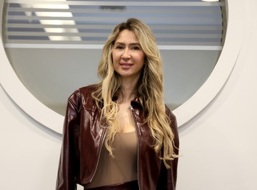 OD DRŽAVNE FUNKCIONERKE DO SAJTA ZA ODRASLE: Za 20 dana premašila platu u političkom vrhu: "Mnogo puta sam osećala stid"