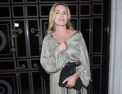 Nierówna walka! Jak Hanna Lis próbowała okiełznać niesforną suknię... FOTO