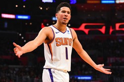 Devin Booker bohaterem. 1,5 s przed końcem meczu trafił za trzy punkty