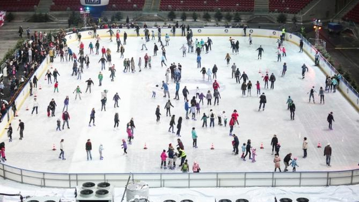 Wciąż nie wiadomo, kto rozsypał sól na lodowisku na Stadionie Narodowym, niszcząc tym samym jego taflę. I już się tego nie dowiemy. Prokuratura właśnie umorzyła śledztwo w tej sprawie. Oficjalny powód – niewykrycie sprawcy.