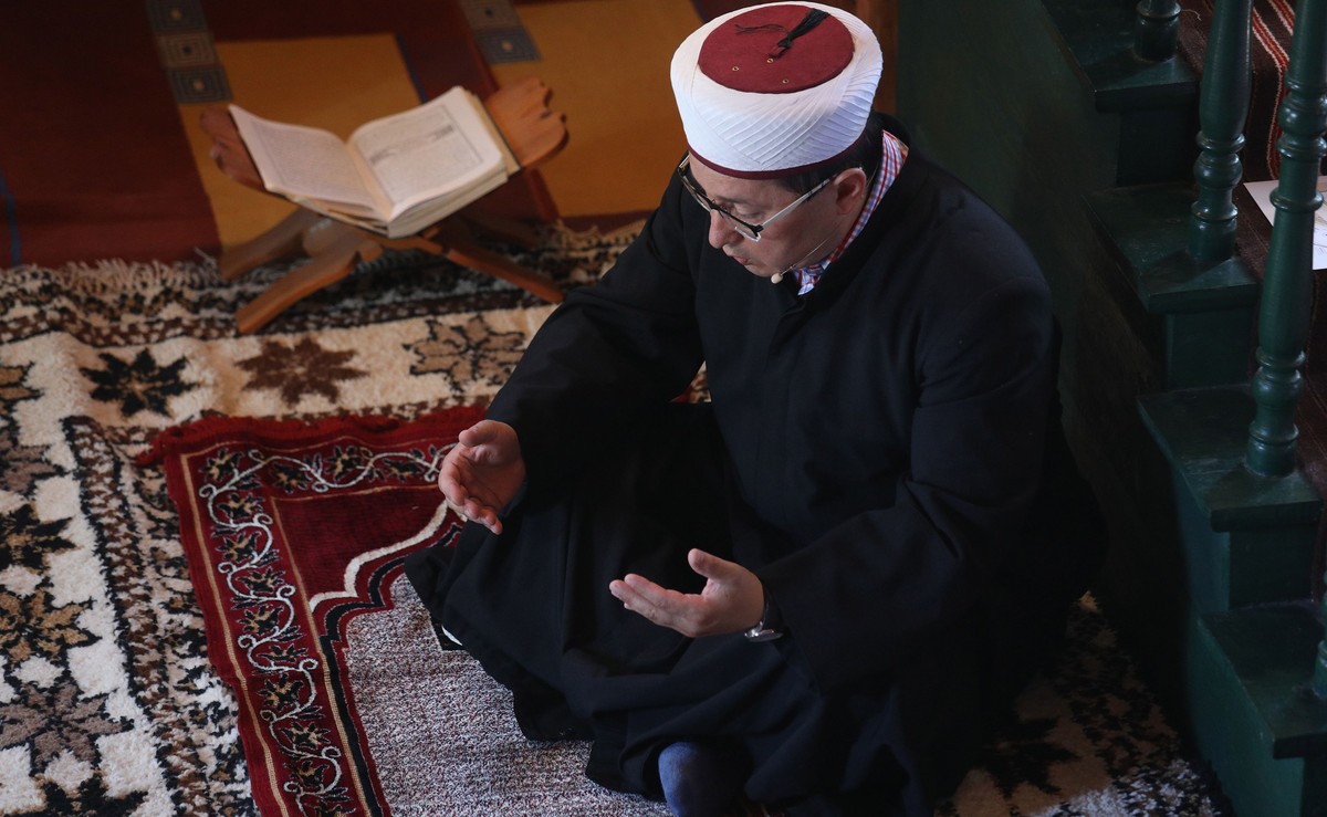 Imam gminy tatarskiej w Kruszynianach Janusz Aleksandrowicz