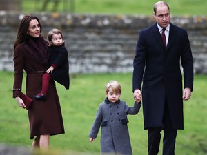 Imádnivaló karácsonyi fotó: Kate Middleton és Vilmos herceg és a kis hercegek