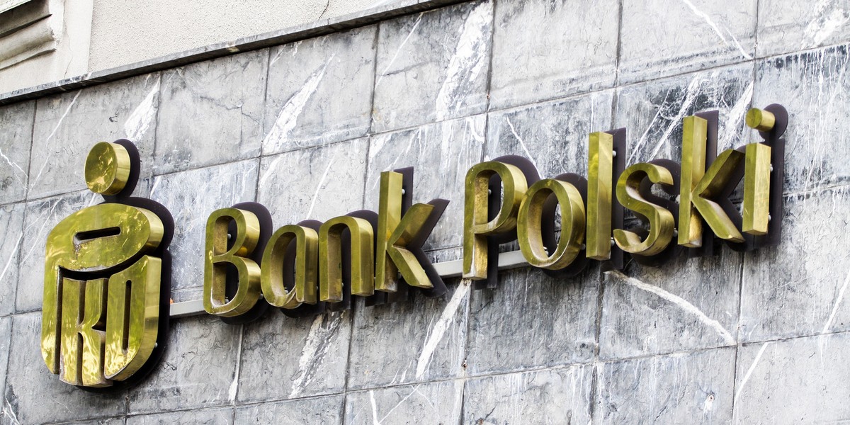 PKO Bank Polski jest liderem polskiego sektora bankowego. Aktywa razem banku wyniosły 341,55 mld zł na koniec III kw. 2019 r. Akcje banku od listopada 2004 r. notowane są na GPW.